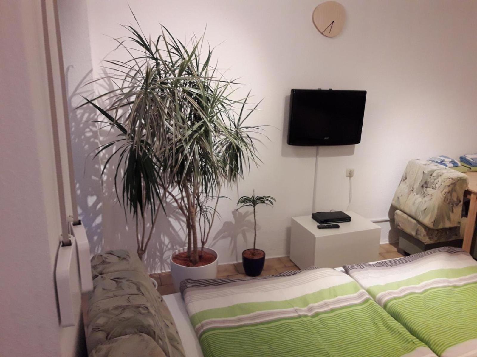 Kleine Ferienwohnung Am Stadtrand Von Lipsia Esterno foto